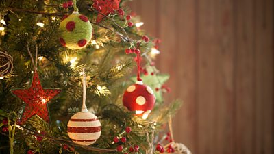 Quiz: Christmas Traditions Around The World - Cbbc - Bbc