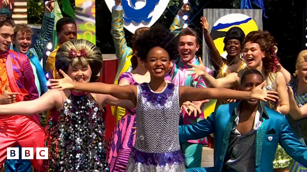 Hairspray the musical perform You Can't Stop The Beat - CBBC