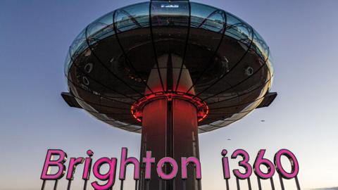 viewing-platform-above-brighton-beach.