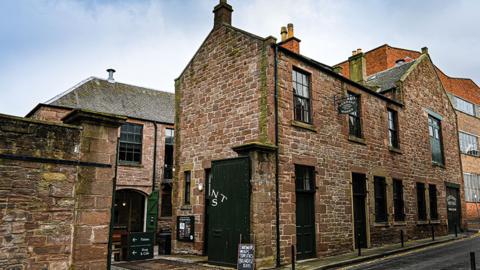 historic-building.