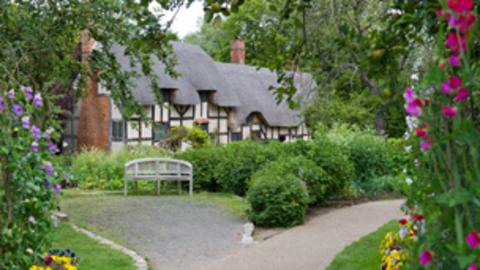 Anne Hathaway's Cottage and pretty garden