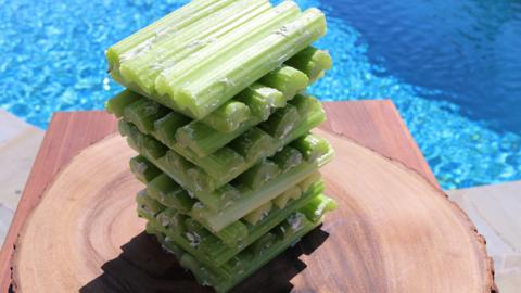 A stacked tower of celery.