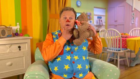 Meet Lord Tumble - Meet Mr Tumble and Friends - CBeebies