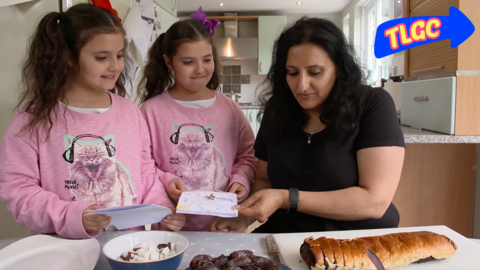 A family celebrating Rosh Hashanah