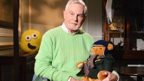 Click to watch Derek Jacobi read The Black and White Club for CBeebies Bedtime Stories.