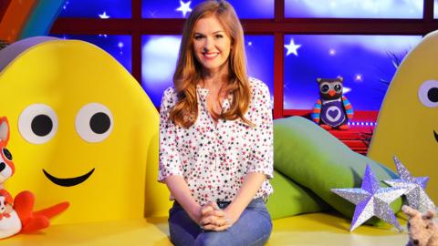 Click to watch Isla Fisher read Everything for CBeebies Bedtime Stories.