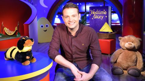 Click to watch Mark Rhodes read Hot Dog Ha! for CBeebies Bedtime Stories.