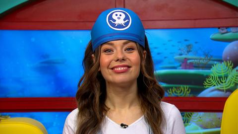 Make an Octonauts Hat with Evie.