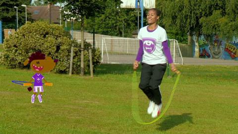 The Footy Pups join Rachel to show us the skipping super skill!