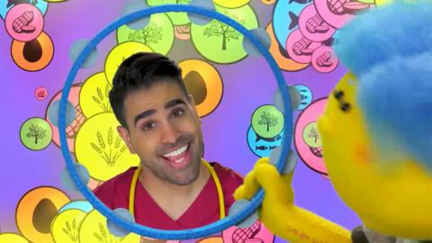 Dr Ranj singing about hospital procedures.