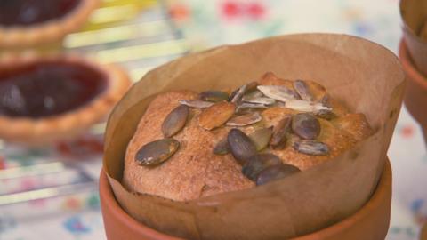 Plant pot bread