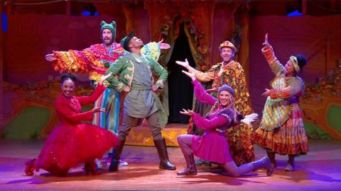 A Robin Hood song with CBeebies Christmas Panto.