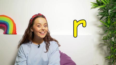 Evie from CBeebies House - learning the phonics for 'r'.