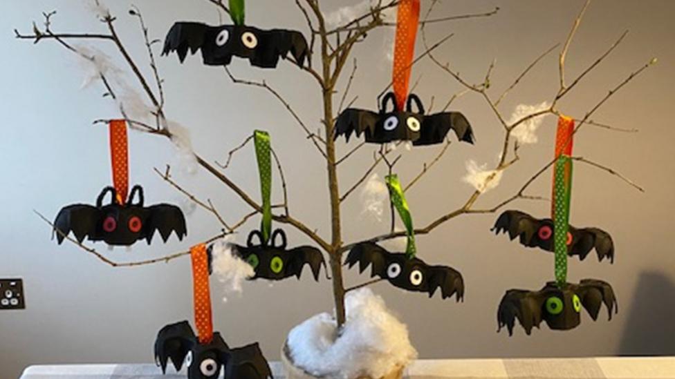 Blue Peter - Bat decoration make.