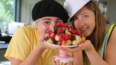 Matilda and the Ramsay Bunch - The tallest dessert ever!