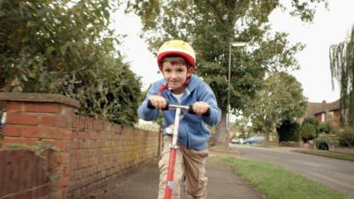 Topsy and Tim  - Get to Know Tim