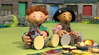 Postman Pat Finger Puppet Make - CBeebies - BBC