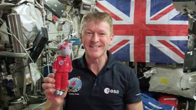 Stargazing - Tim Peake and Miss Mouse