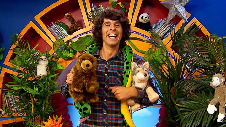 Andy's animal sounds song - CBeebies - BBC