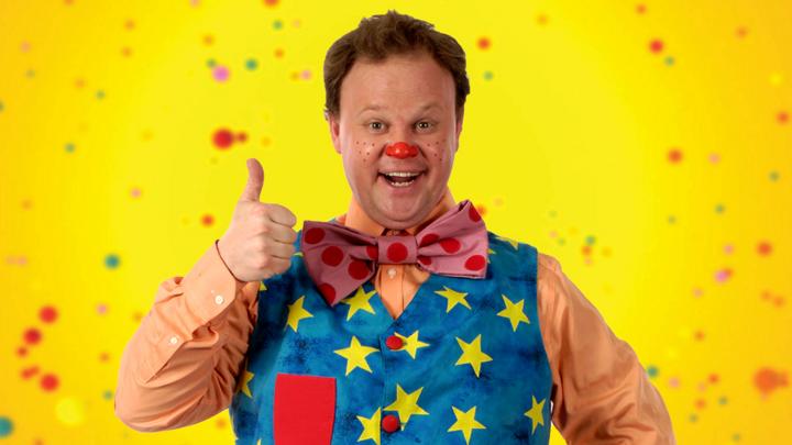 Play the Looking Game with Mr Tumble on CBeebies - CBeebies - BBC