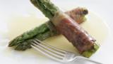 Asparagus in prosciutto with beurre blanc