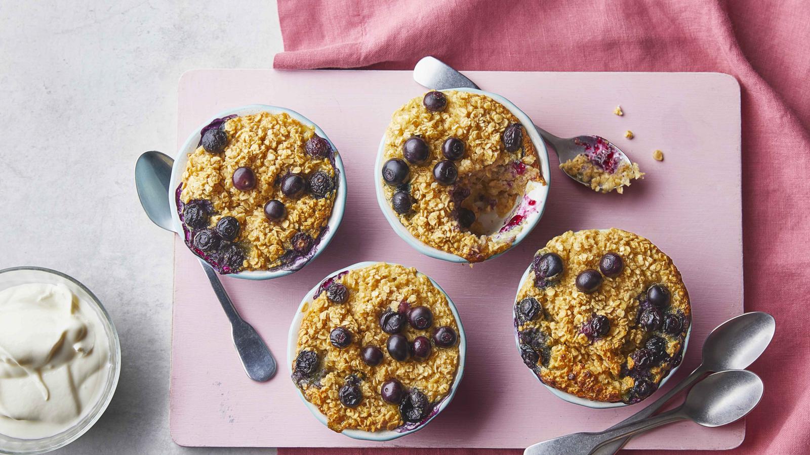 Air fryer blueberry baked oats 