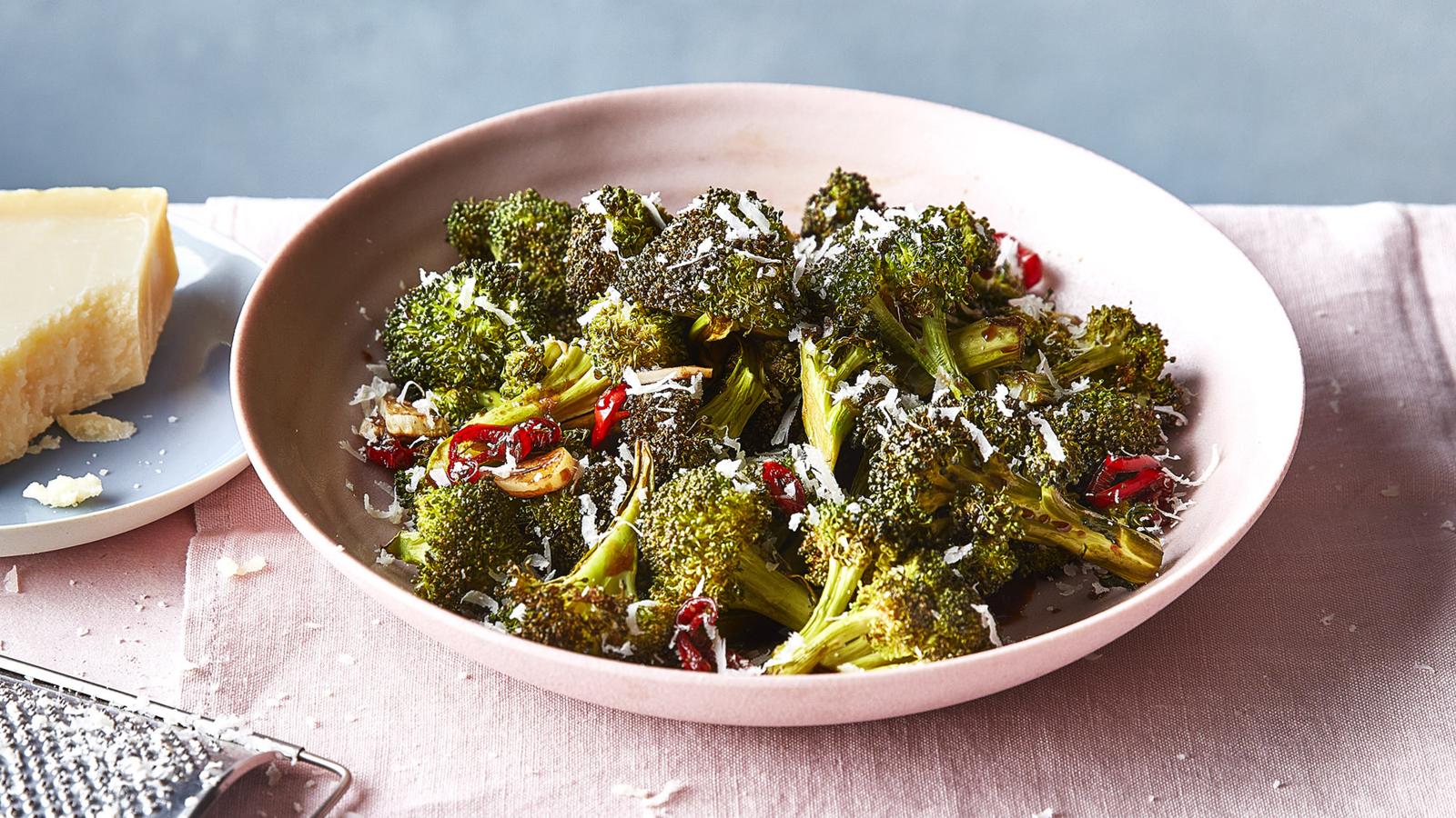 Air fryer broccoli with chilli and garlic