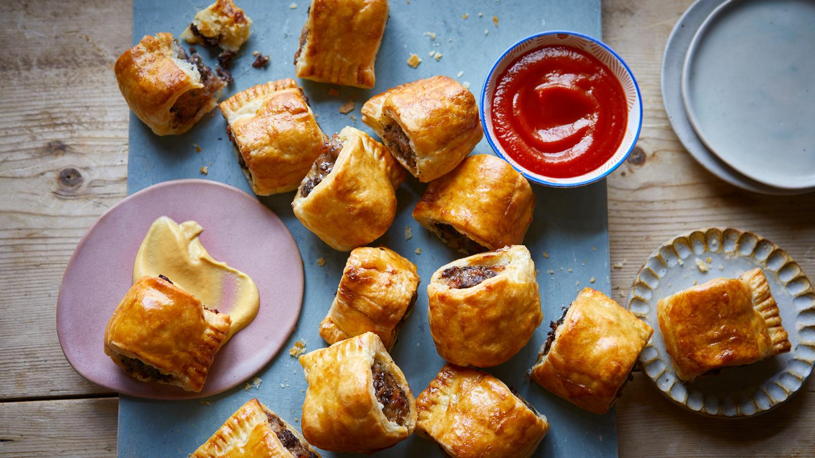 Air fryer sausage rolls with black pudding 