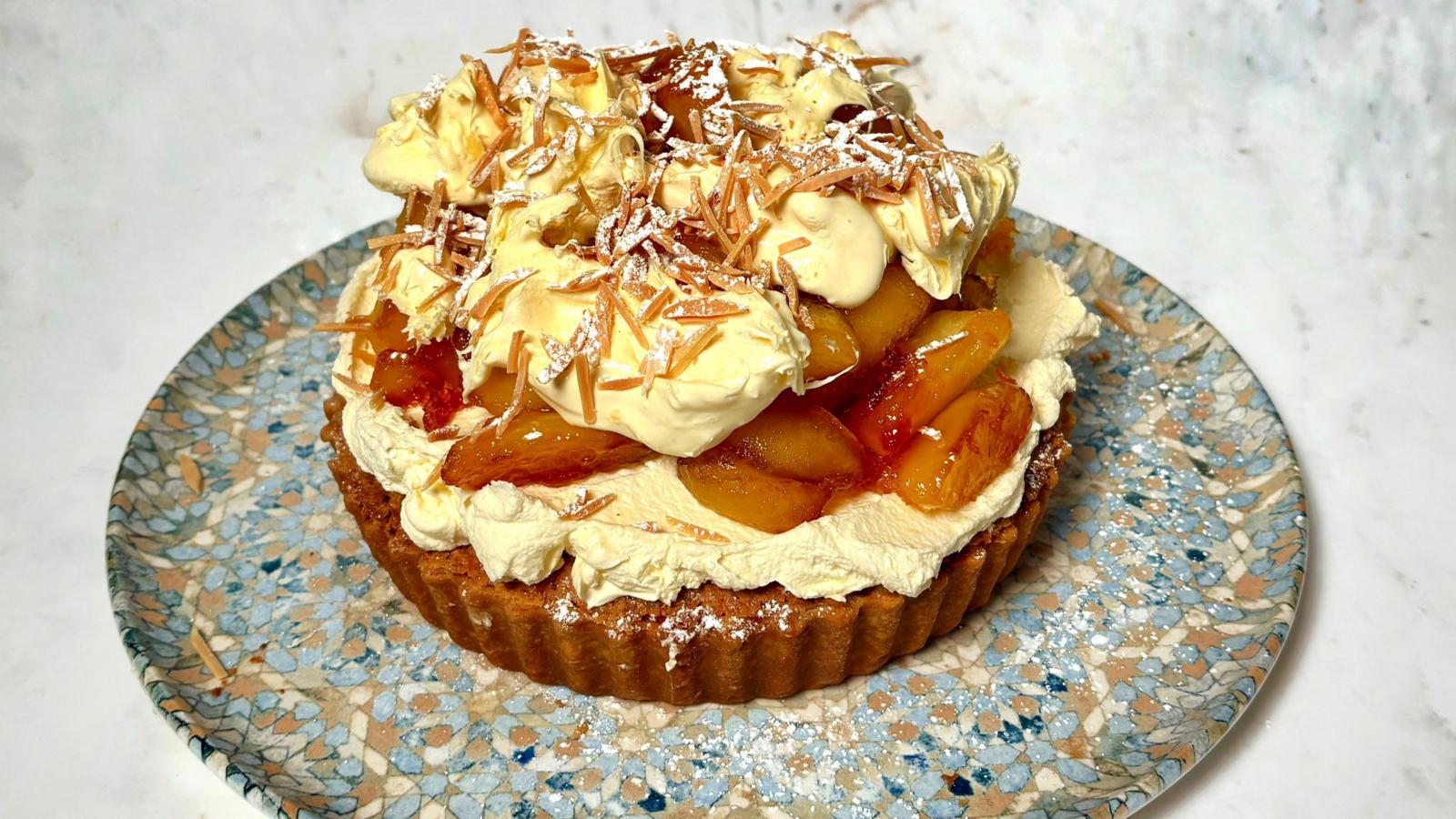 Almond tart with caramelised apples