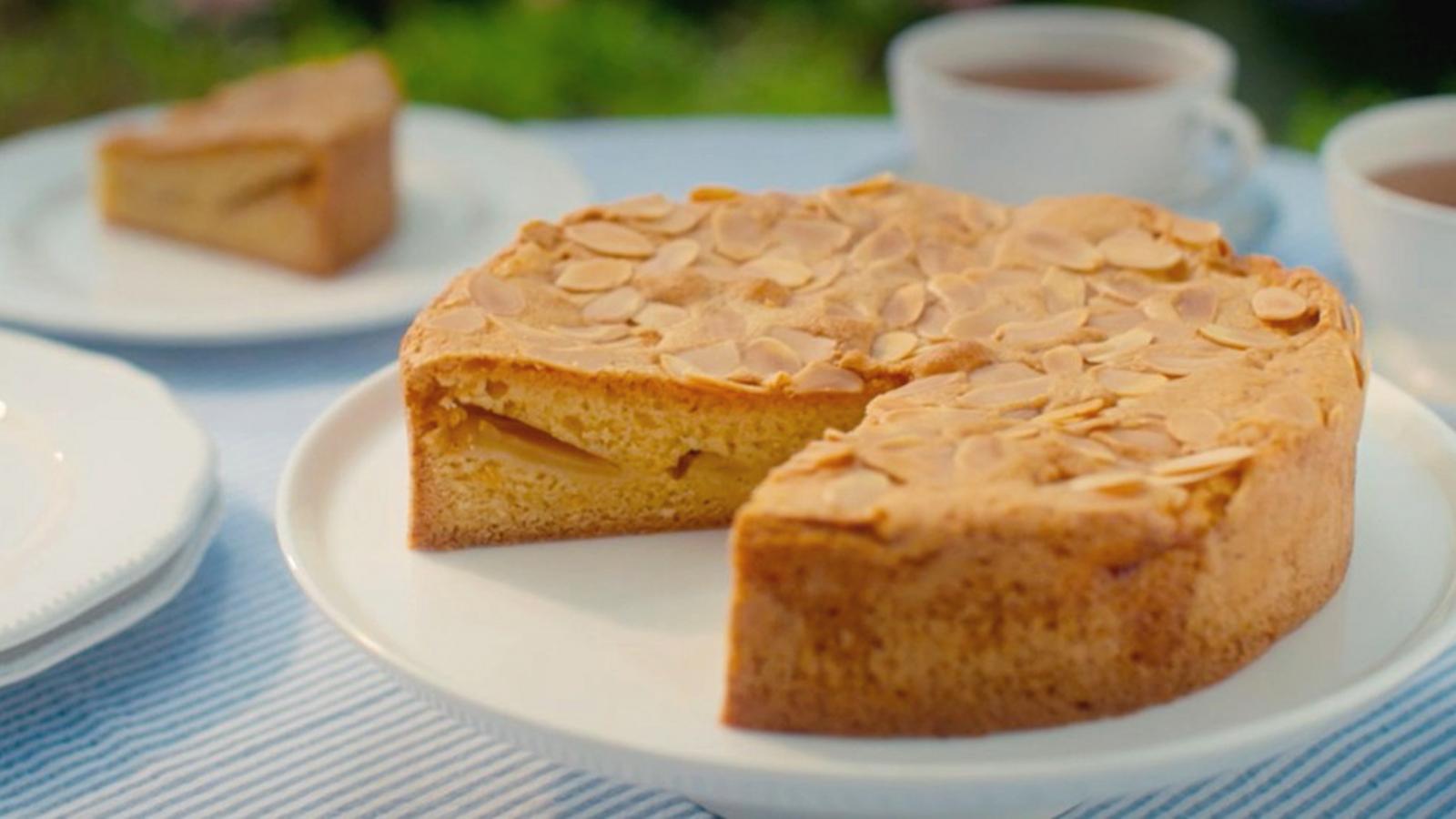 Apple and almond cake