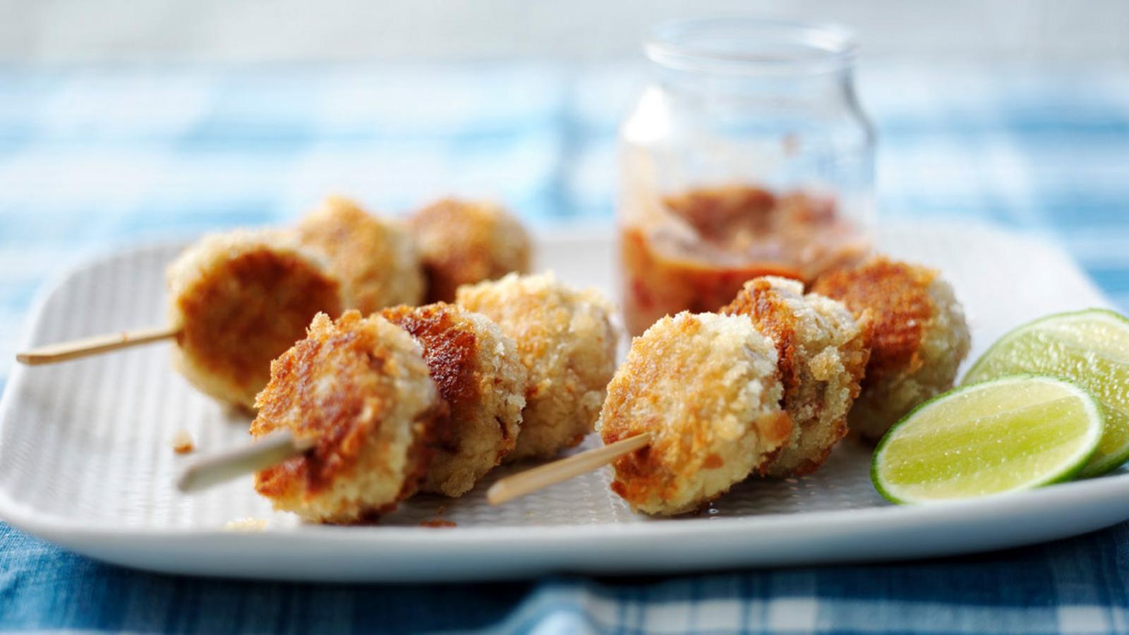 Arbroath-smokie fish cakes with chilli jam