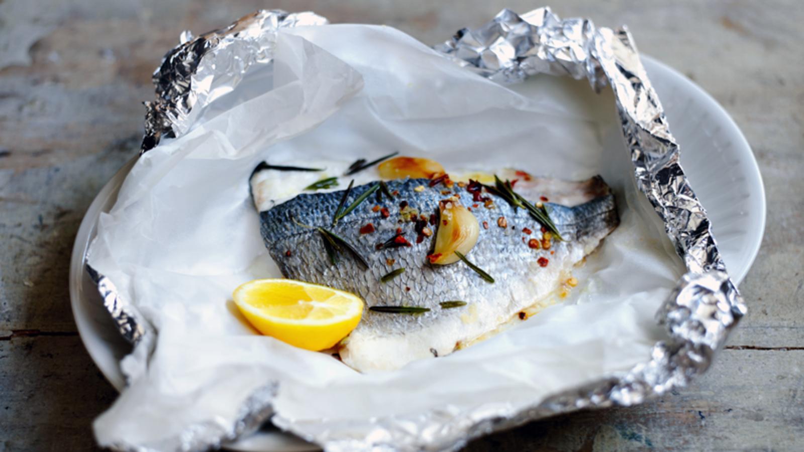 Baked sea bream with garlic and rosemary