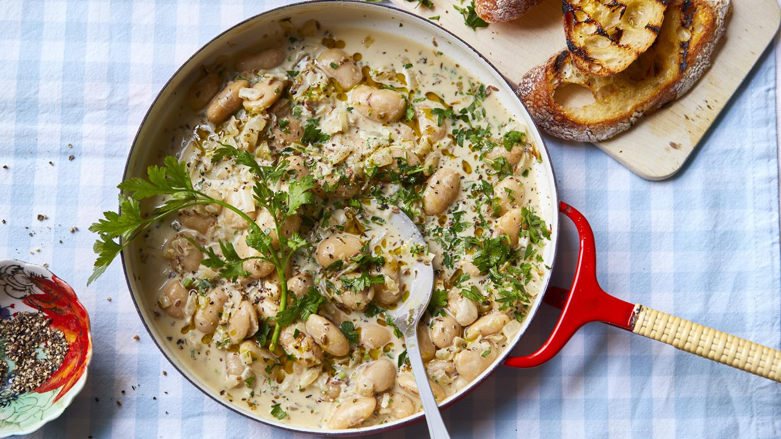 Creamy white beans with tahini, oregano and cumin 