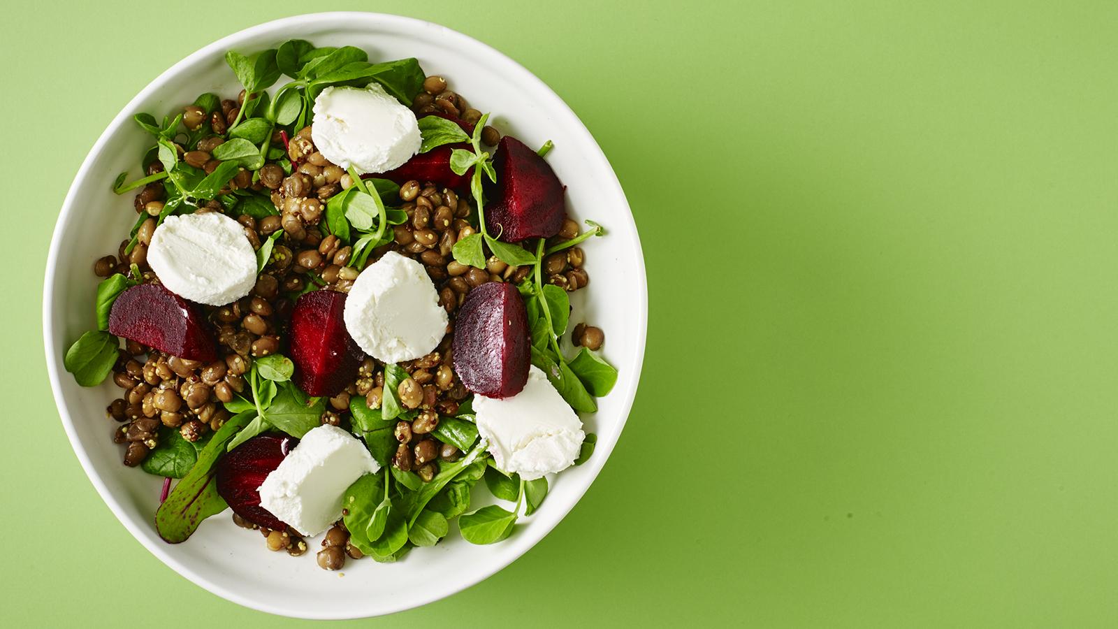 Lentil salad with beetroot and goats' cheese