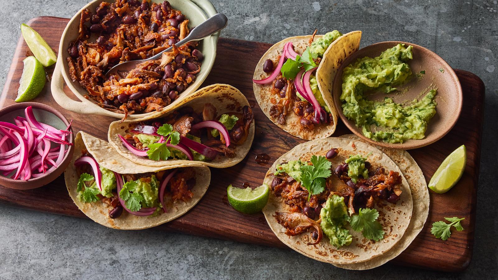 Black bean mushroom tinga tacos