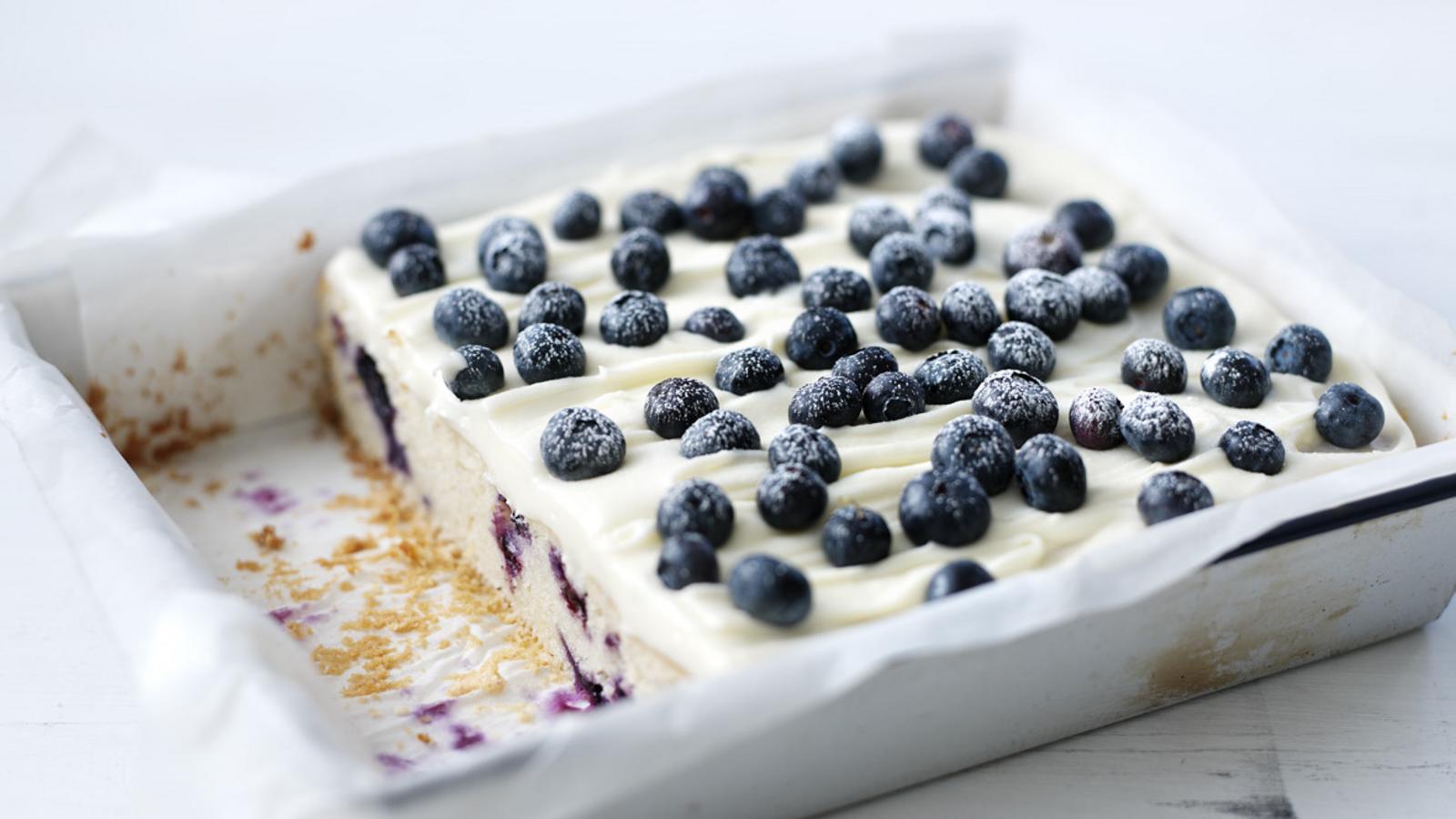 Blueberry and lemon cake