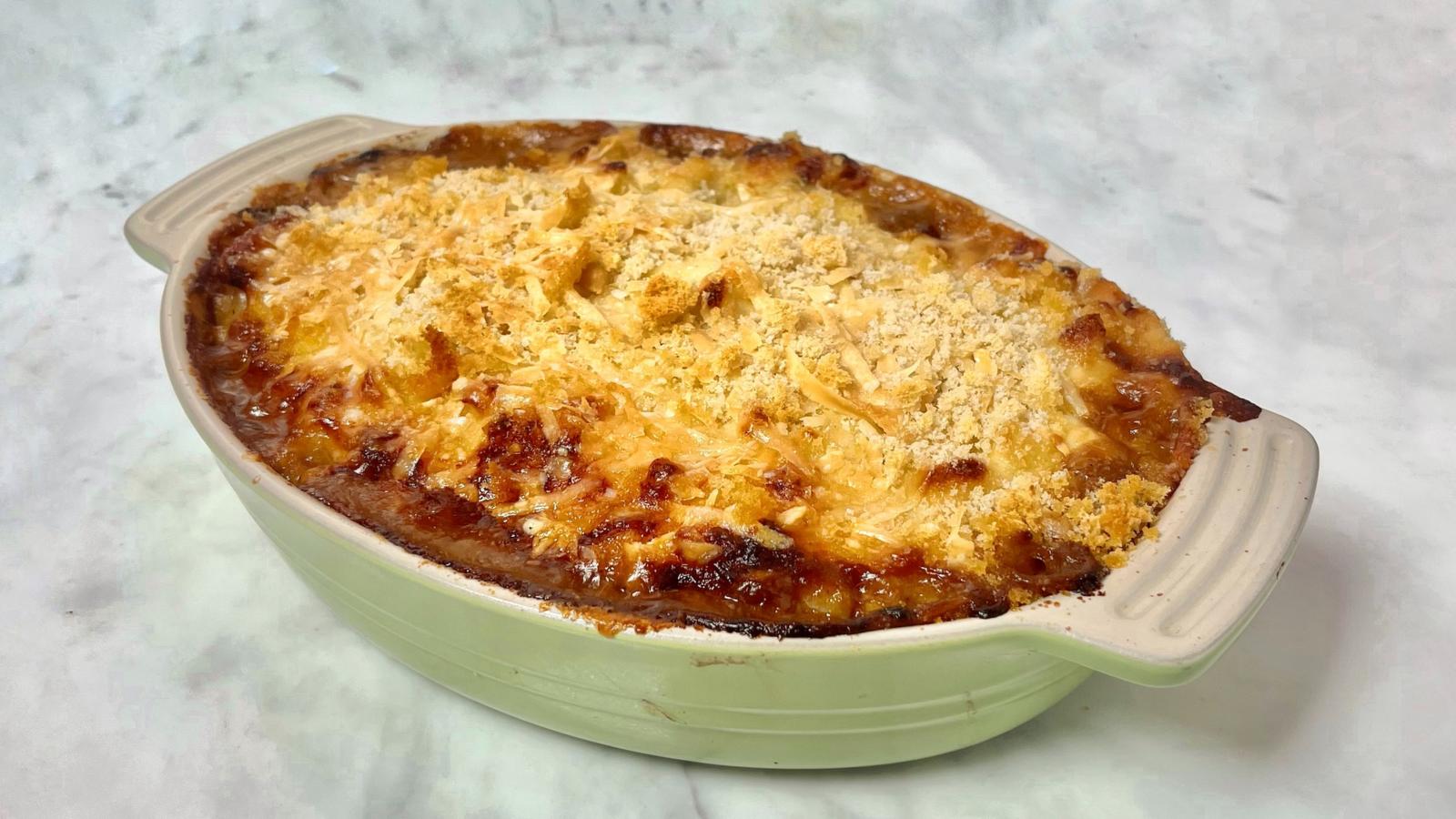 Braised beef with Comté macaroni