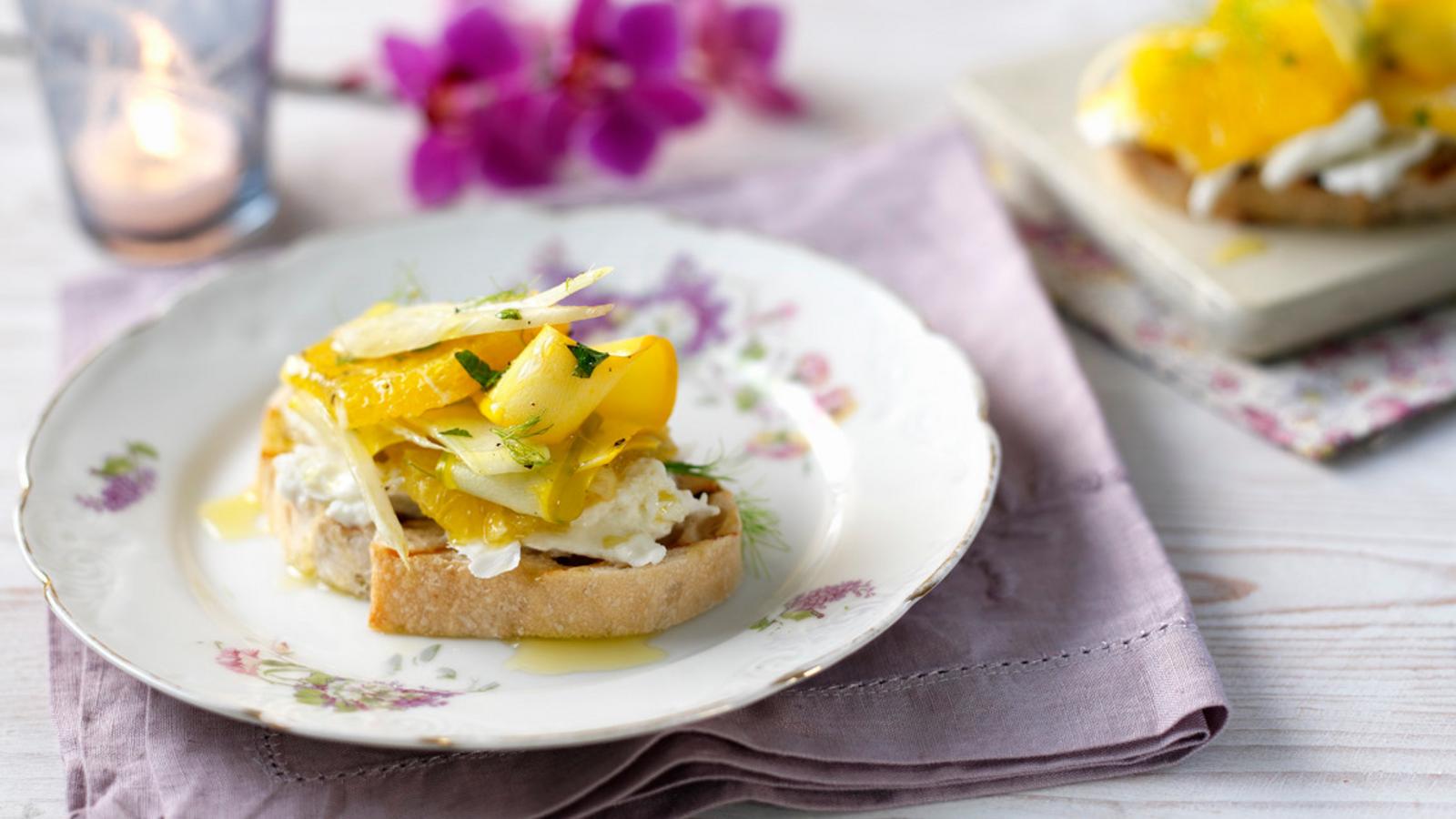 Mozzarella bruschetta with shaved fennel and courgette