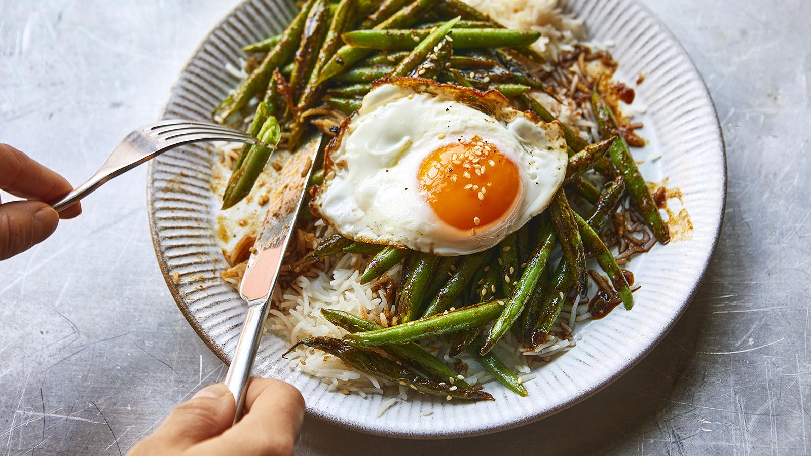 Charred sesame green beans bowl