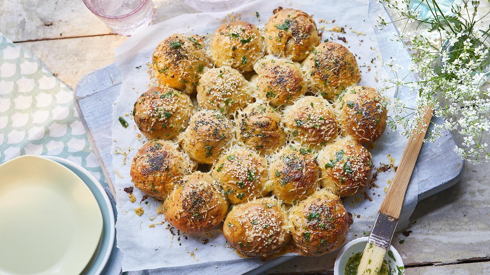 Cheese and roast garlic tear-and-share bread