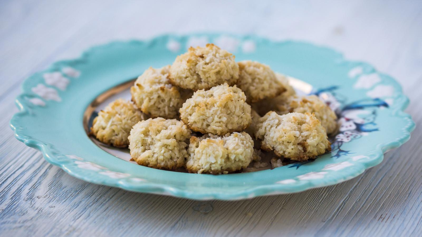 Vegan coconut macaroons