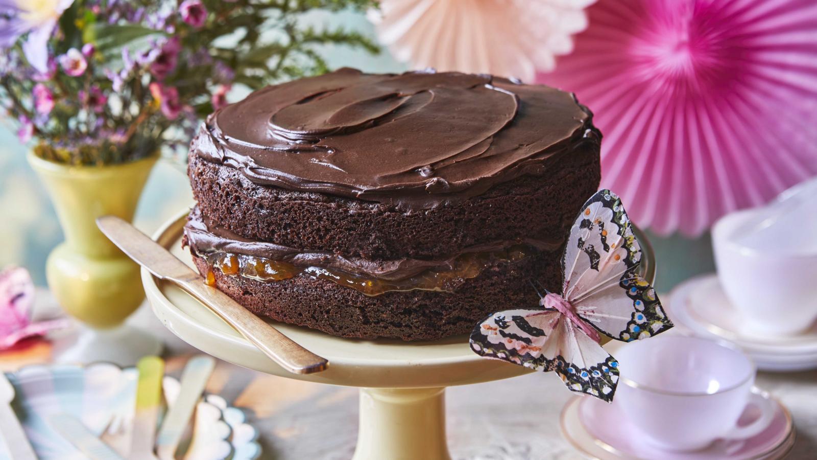 Mary Berry S Chocolate Sponge Cake Recipe Bbc Food