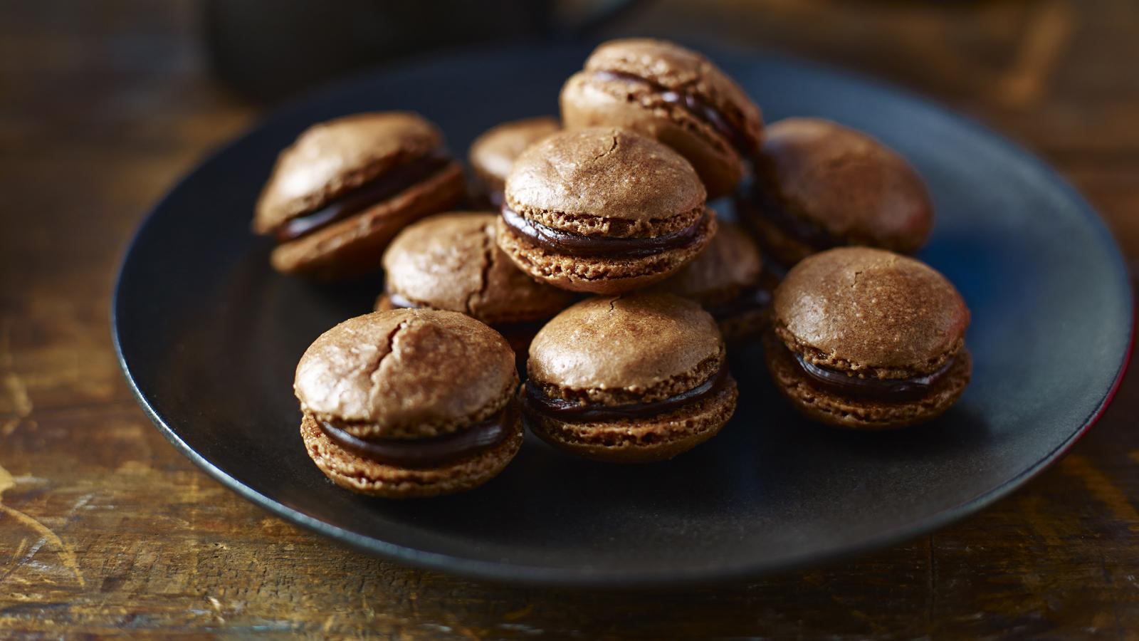 Chocolate macarons