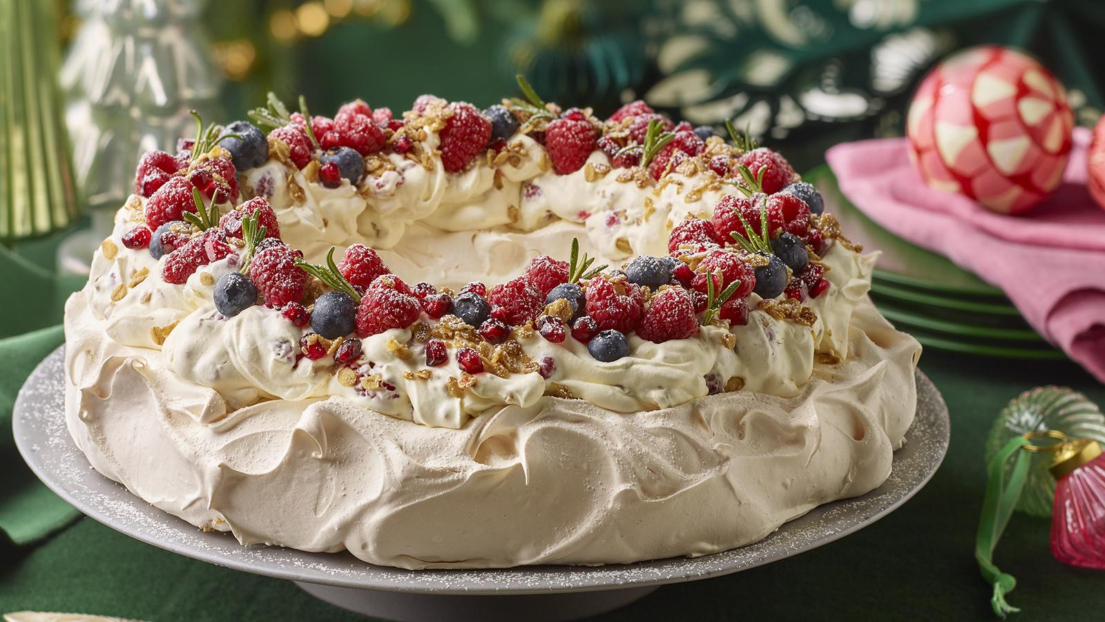 Christmas cranachan pavlova wreath