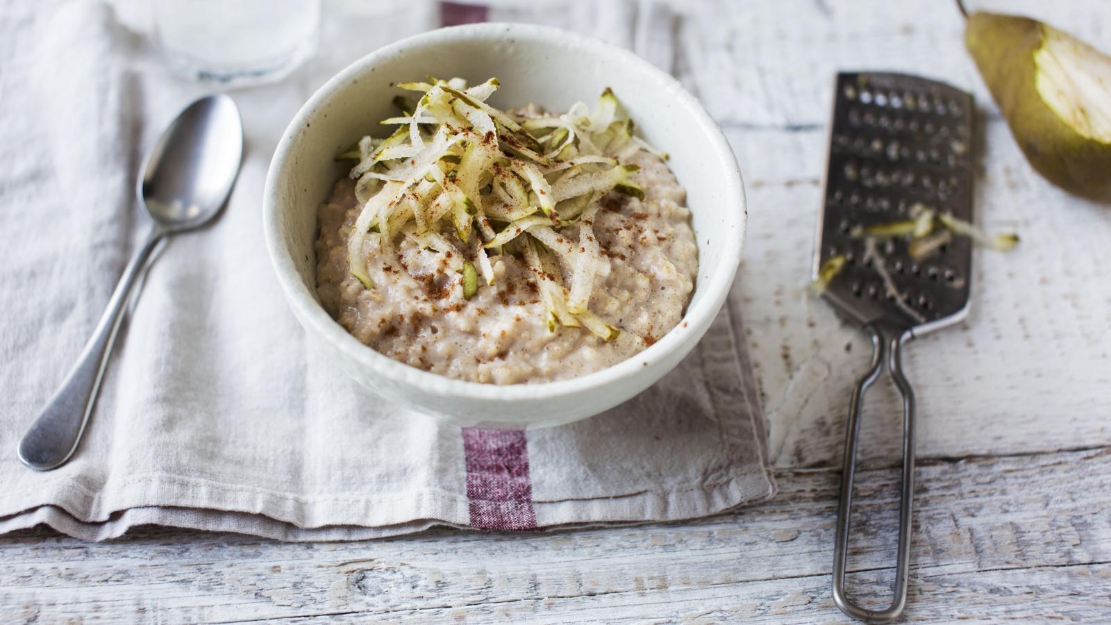 Cinnamon porridge with grated pear recipe - BBC Food