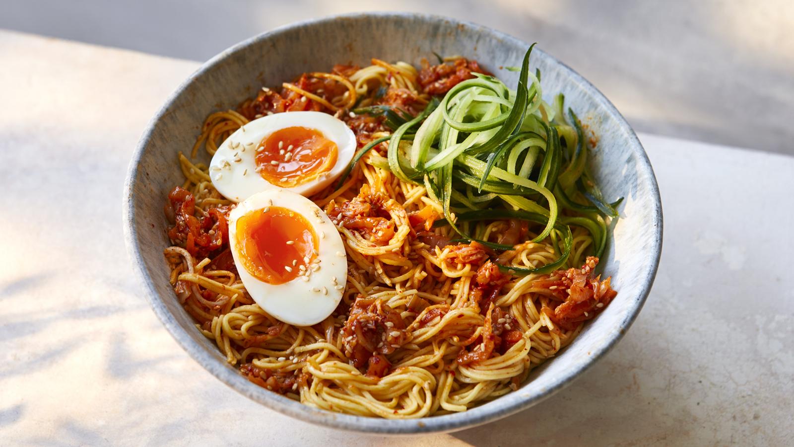 Cold kimchi noodles