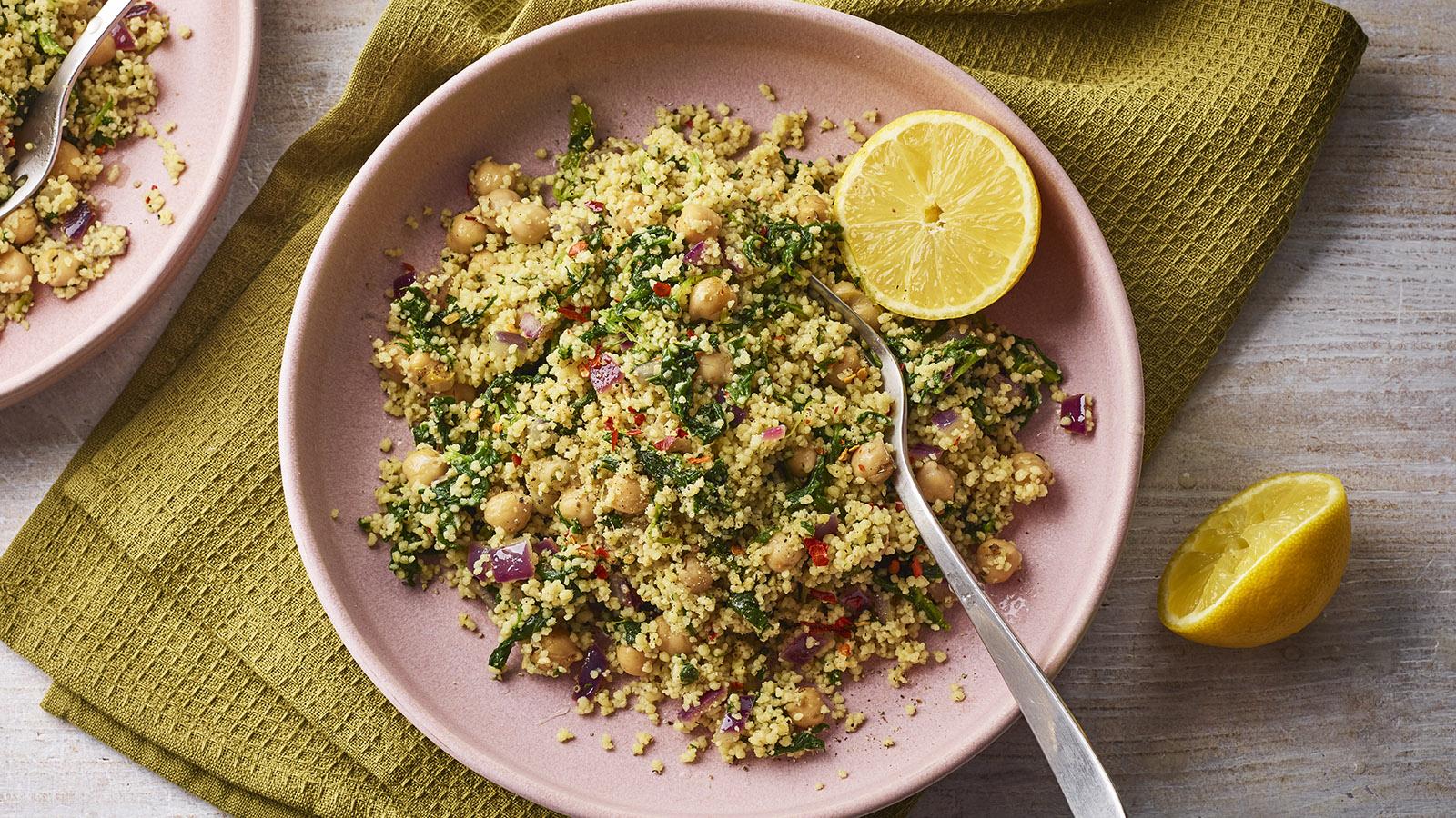 Couscous with spinach and chickpeas