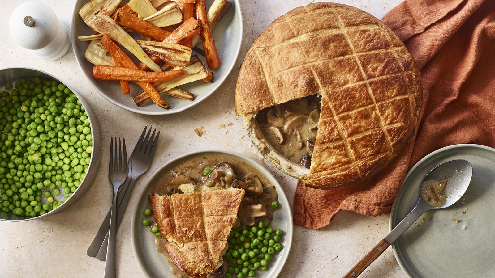 Creamy mushroom pie and vegetables