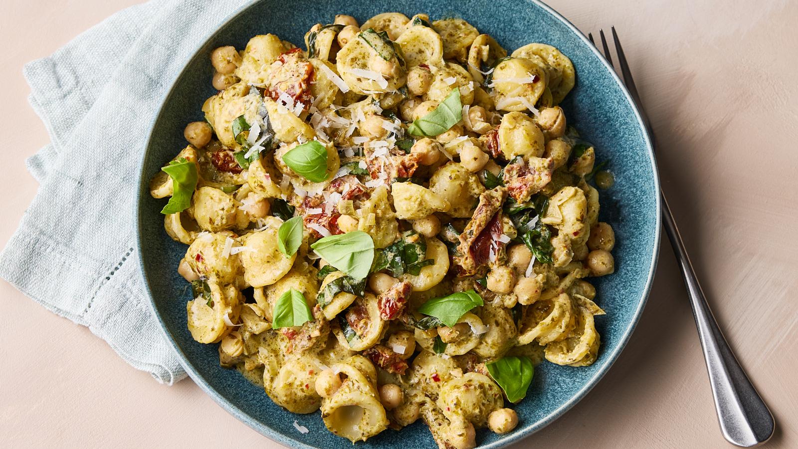 Creamy pesto chickpea pasta