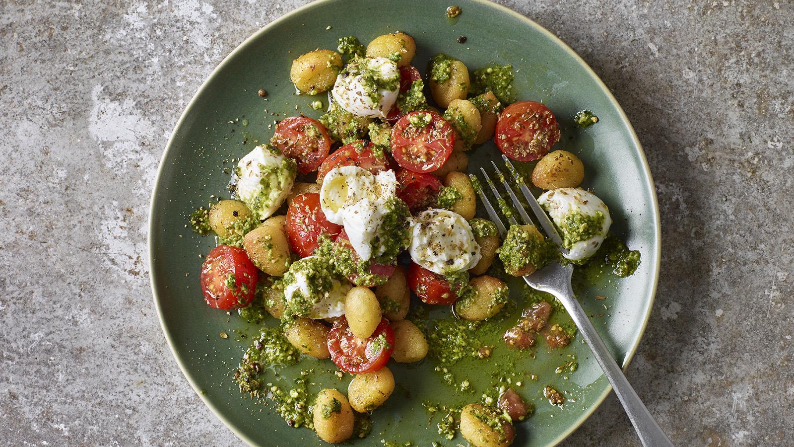 Crispy gnocchi Caprese salad